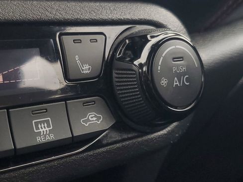 Used 2021 Nissan Kicks SR w/ SR Premium Package image 23