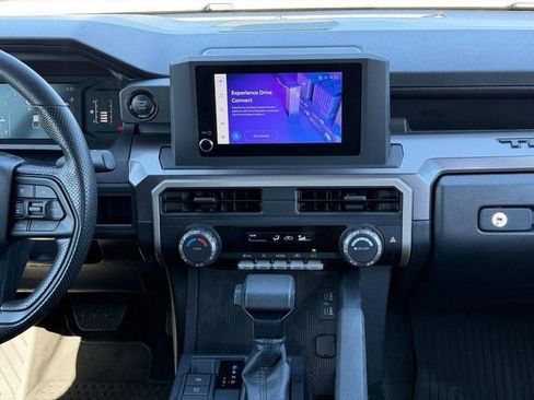 Used 2025 Toyota Tacoma 2WD Double Cab image 15