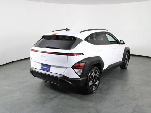 Certified 2024 Hyundai Kona SEL w/ Convenience Package FWD image 4
