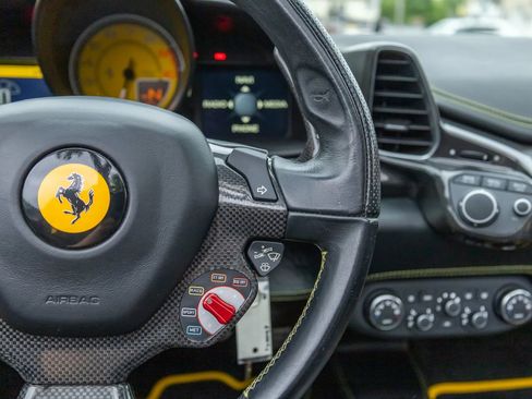 Used 2013 Ferrari 458 Spider RWD image 71
