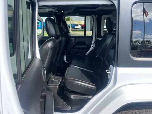 Used 2023 Jeep Wrangler Unlimited Sahara AWD/4WD image 34