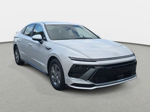New 2026 Hyundai Sonata SE FWD image 3