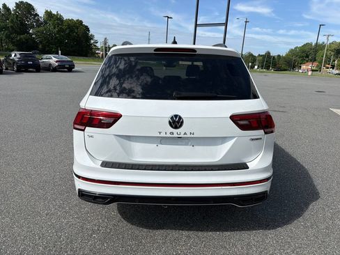 Used 2024 Volkswagen Tiguan SE R-Line AWD/4WD image 7