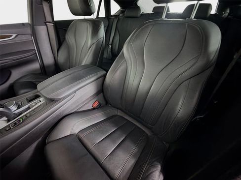 Used 2019 BMW X6 sDrive35i w/ M Sport Package RWD image 11