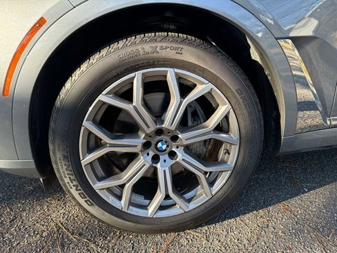 Used 2023 BMW X7 xDrive40i image 9