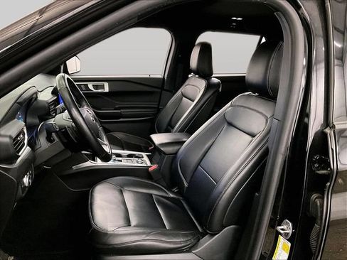Used 2020 Ford Explorer XLT w/ Equipment Group 202A AWD/4WD image 24