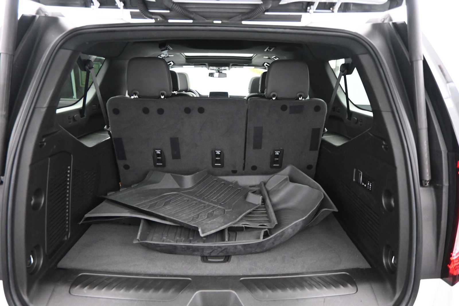 Used 2022 GMC Yukon XL SLT w/ SLT Premium Package AWD/4WD image 15