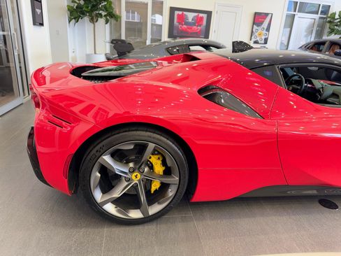 Used 2022 Ferrari SF90 Stradale image 36