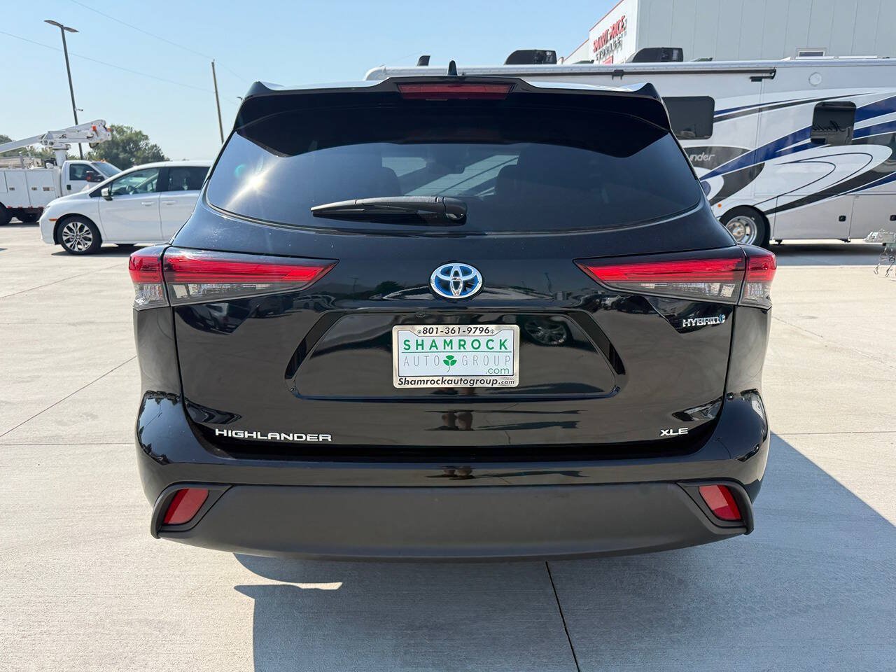 Used 2022 Toyota Highlander XLE AWD/4WD image 4