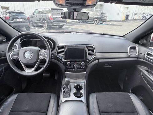 Used 2021 Jeep Grand Cherokee Laredo X image 22