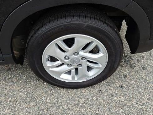 Certified 2026 Hyundai Venue SE FWD image 7