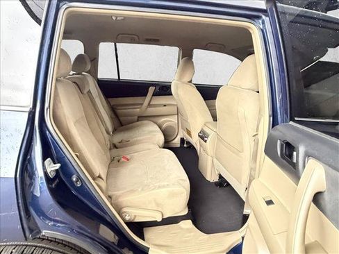 Used 2013 Toyota Highlander FWD w/ Cold Weather Pkg image 14