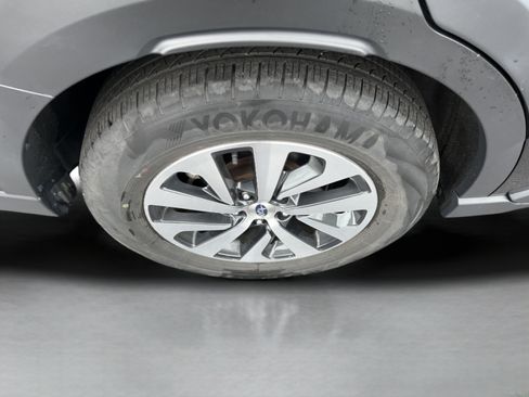Used 2024 Subaru Outback Premium AWD/4WD image 30