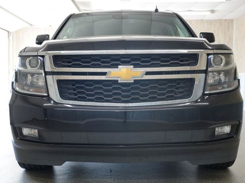 Used 2019 Chevrolet Tahoe LT w/ Luxury Package AWD/4WD image 3