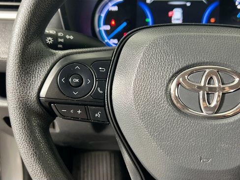 Used 2025 Toyota RAV4 LE AWD/4WD image 18