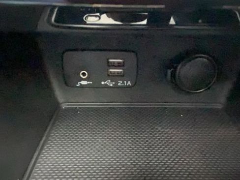 Certified 2025 Subaru Forester Wilderness image 31