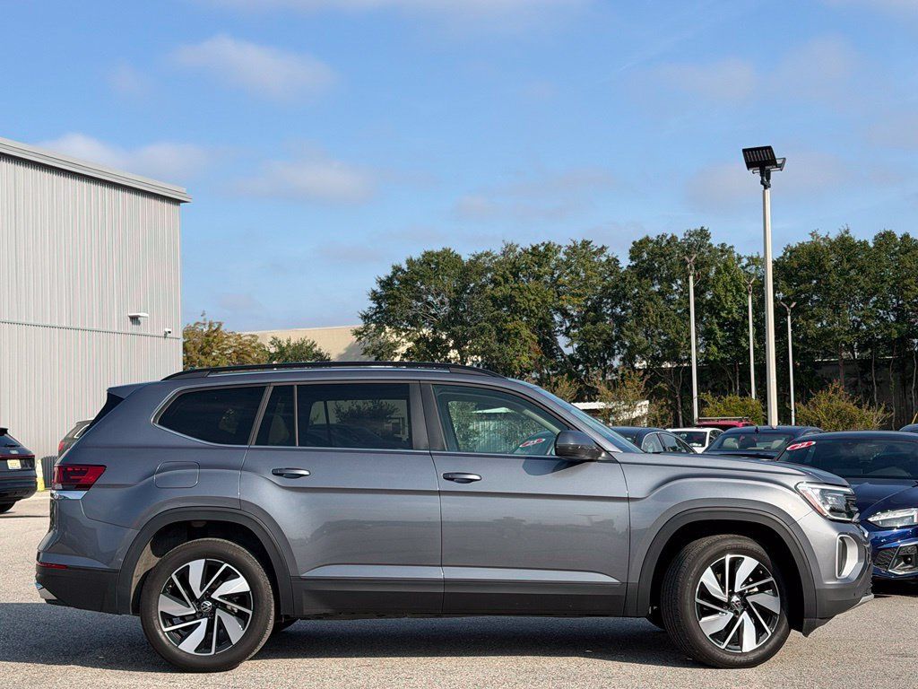 Used 2024 Volkswagen Atlas SE FWD image 4