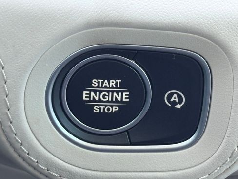 Used 2025 Mercedes-Benz Maybach GLS 600 4MATIC image 22