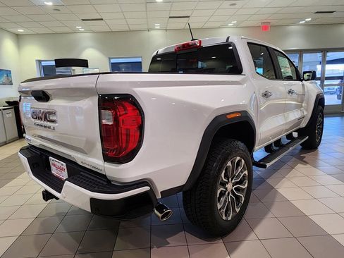 New 2026 GMC Canyon Denali image 5