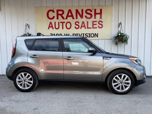 Used 2018 Kia Soul + FWD image 5