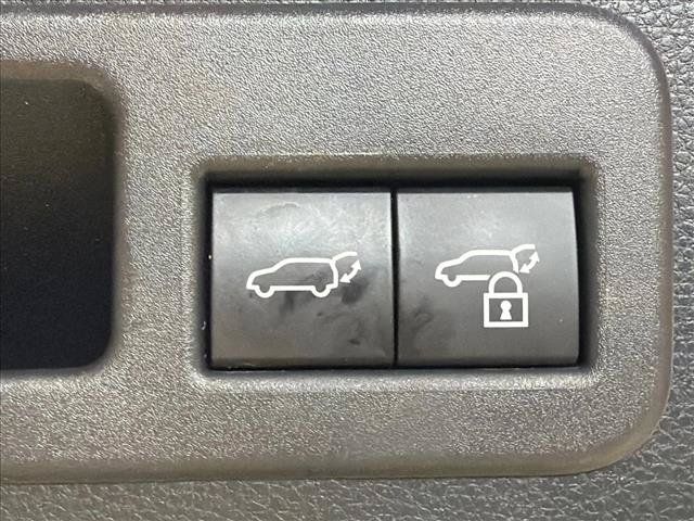 Used 2025 Toyota 4Runner TRD Off-Road Premium AWD/4WD image 19