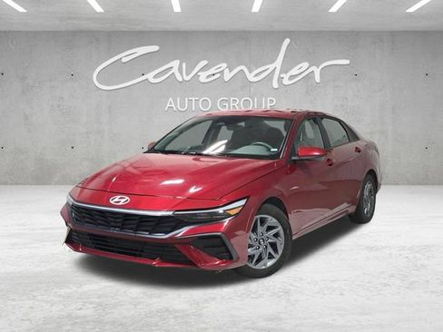 Used 2024 Hyundai Elantra SEL image 1