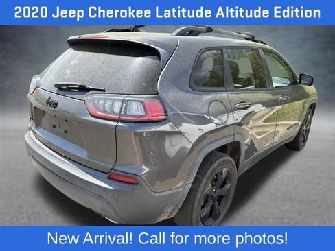 Used 2020 Jeep Cherokee Latitude Plus image 4