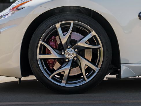 Used 2016 Nissan 370Z Coupe RWD image 23