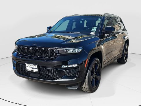 Used 2023 Jeep Grand Cherokee Limited w/ Black Appearance Package image 7