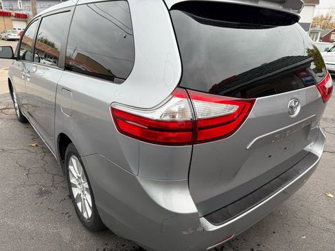 Used 2015 Toyota Sienna LE image 10