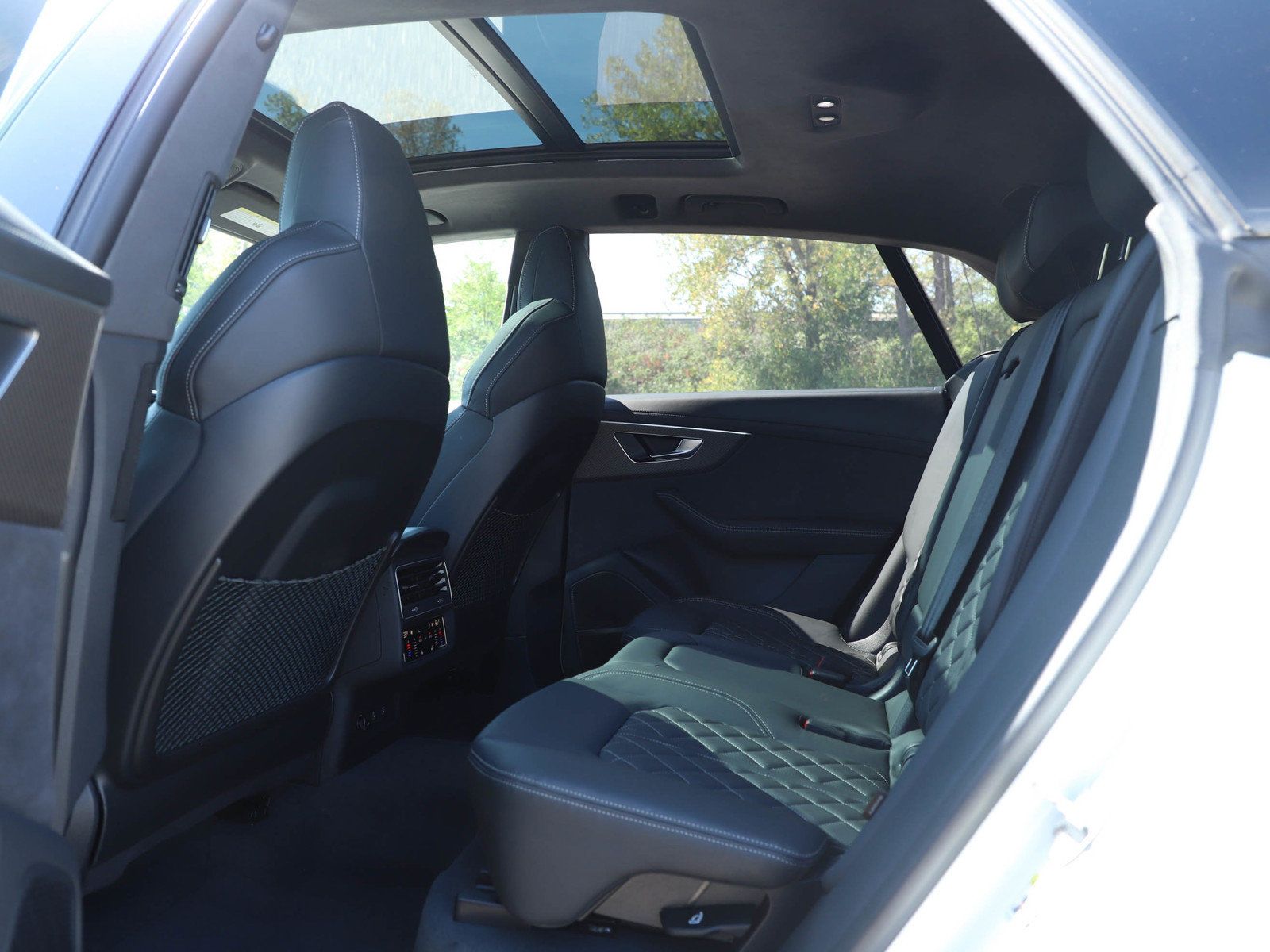 Used 2026 Audi SQ8 Prestige AWD/4WD image 17
