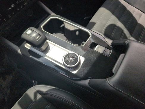 Used 2025 Mitsubishi Outlander SE FWD image 24
