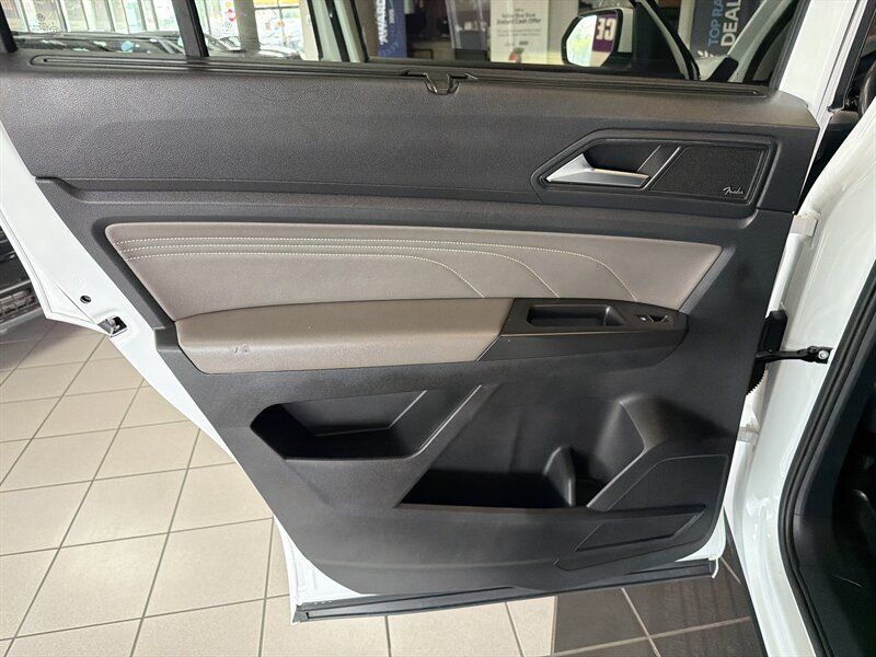 Used 2022 Volkswagen Atlas SEL Premium AWD/4WD image 23