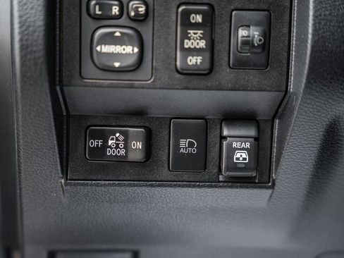 Used 2019 Toyota Tundra Platinum image 53