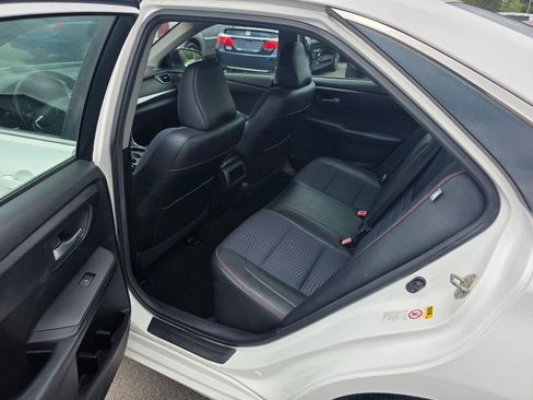 Used 2015 Toyota Camry SE image 7