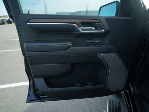 Used 2024 Chevrolet Silverado 1500 High Country image 15