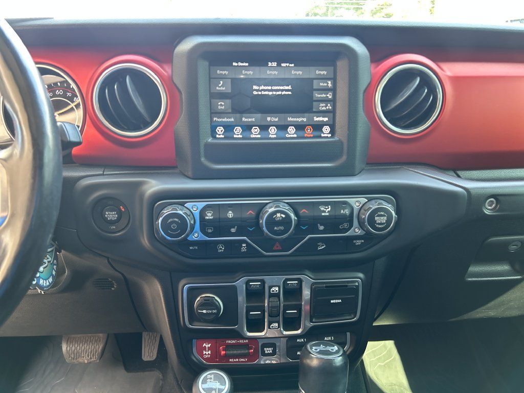 Used 2018 Jeep Wrangler Unlimited Rubicon w/ LED Lighting Group AWD/4WD image 17