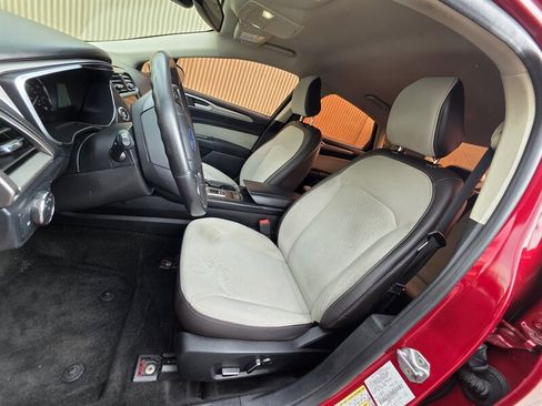 Used 2020 Ford Fusion SE w/ Equipment Group 151A image 11