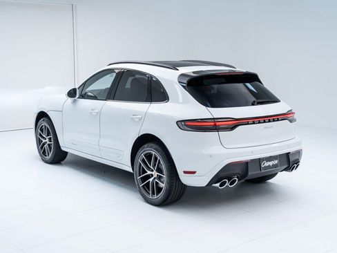 Certified 2026 Porsche Macan AWD/4WD image 3