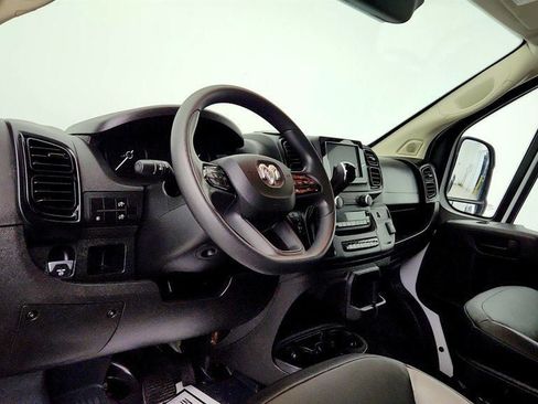 Used 2025 RAM ProMaster 2500 w/ Convenience Group FWD image 11