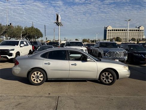 Used 2007 Buick LaCrosse CX image 4
