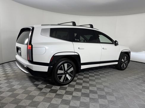 Used 2026 Hyundai Ioniq 9 SEL image 6