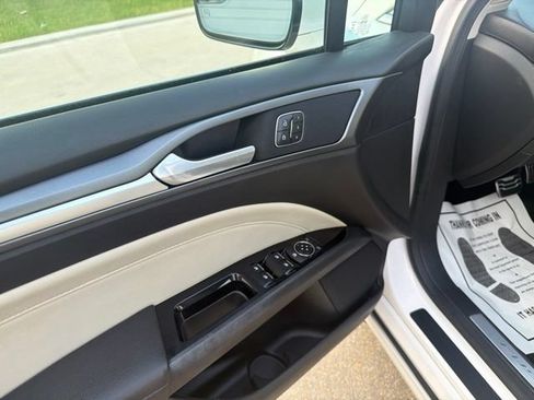 Used 2015 Ford Fusion Titanium FWD image 11