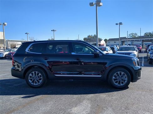 Used 2024 Kia Telluride LX image 5