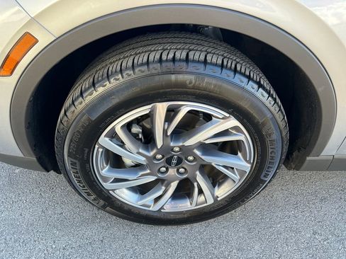 Used 2023 Lincoln Corsair AWD w/ Equipment Group 101A image 9