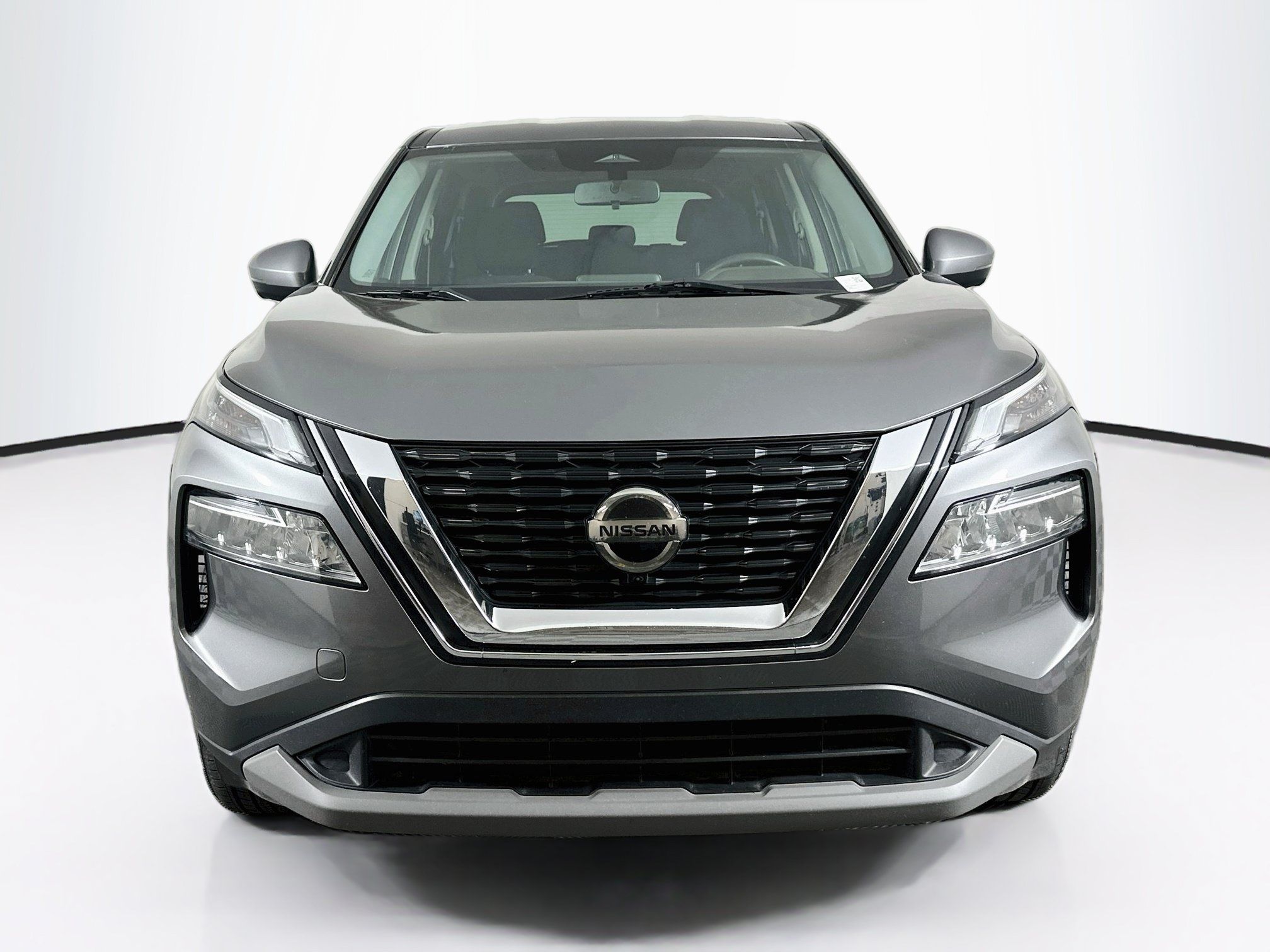 Used 2021 Nissan Rogue SV FWD image 2