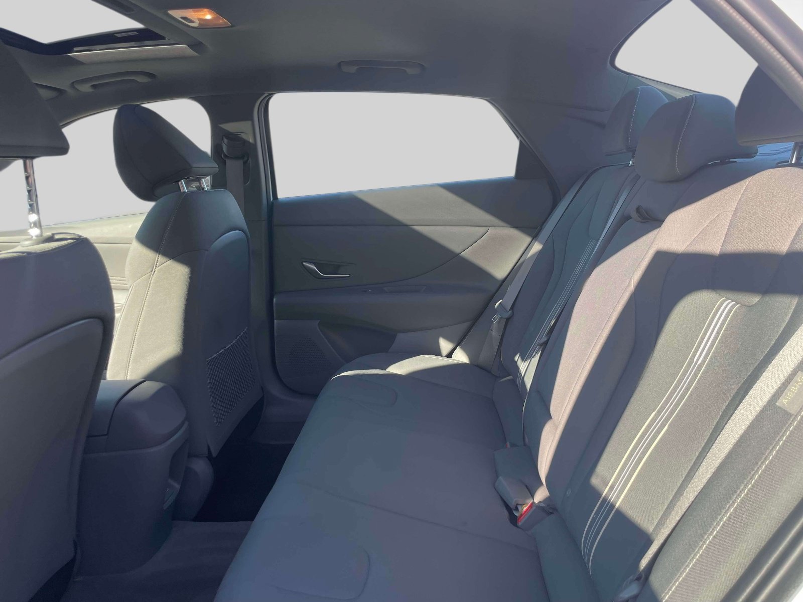 Used 2024 Hyundai Elantra SEL w/ Convenience Package FWD image 11