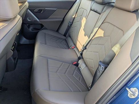 Used 2025 BMW i5 M60 w/ Premium Package image 15