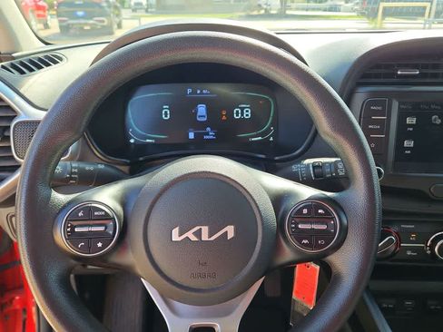 Used 2024 Kia Soul LX w/ Option Group 015 FWD image 19