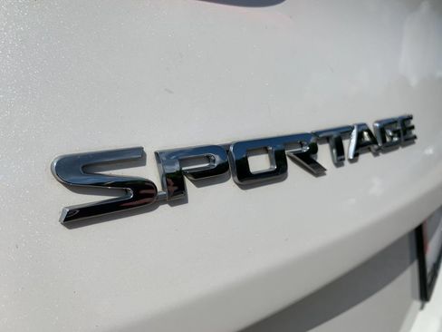 Used 2022 Kia Sportage LX AWD/4WD image 33